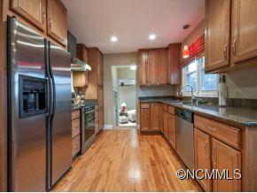 25 Chapman Street Clyde, NC 28721 - Photo 4 of 12 Gallery Image 4