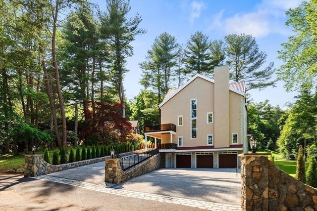 a house view with a outdoor space