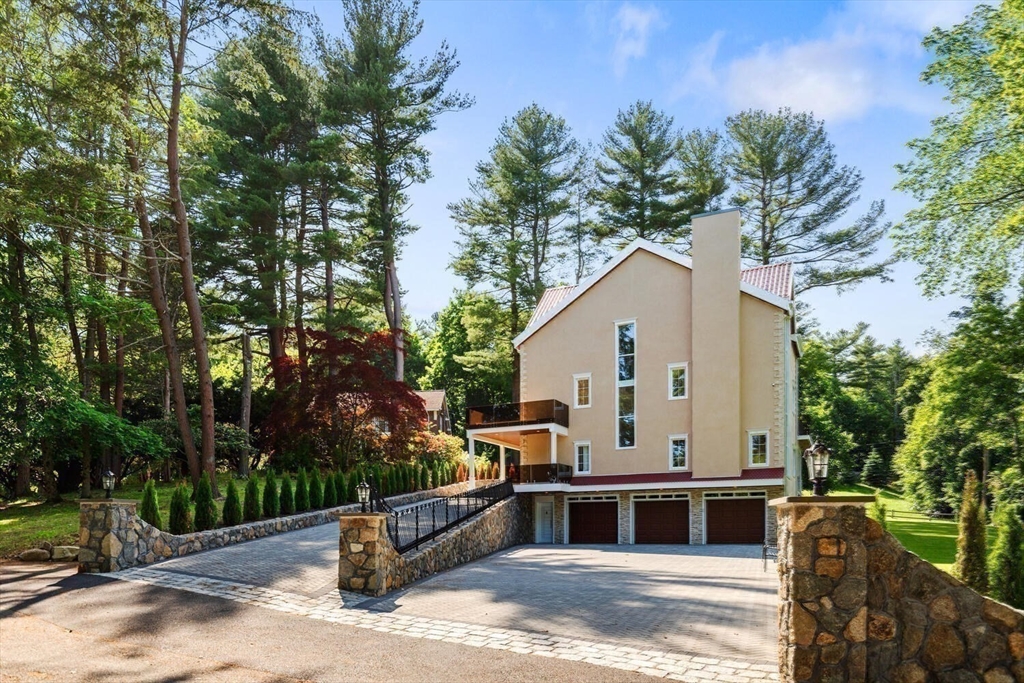 a house view with a outdoor space