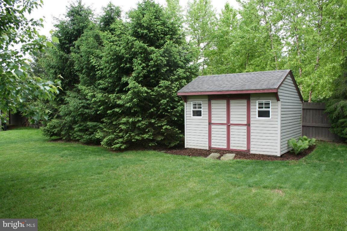 30 East Lemon Street Lititz, PA 17543 - Photo 11 of 12