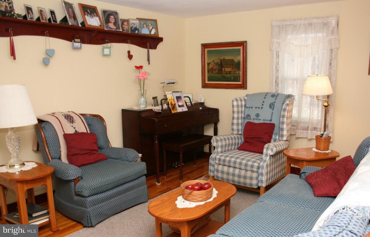 30 East Lemon Street Lititz, PA 17543 - Photo 2 of 12