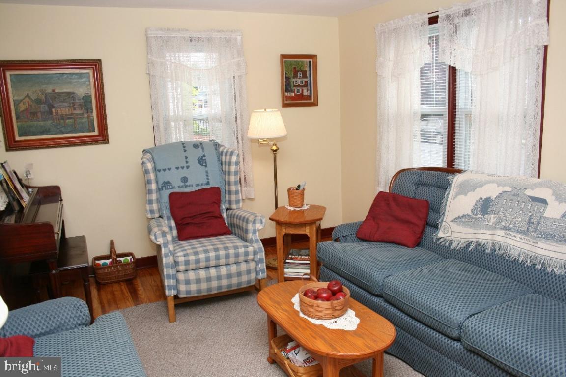 30 East Lemon Street Lititz, PA 17543 - Photo 3 of 12