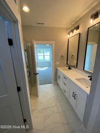 $477,700 | 504 Lakeshore Drive, Aberdeen, NC 28315