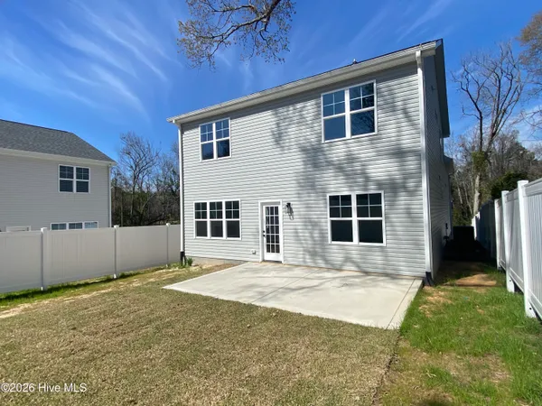$477,700 | 504 Lakeshore Drive, Aberdeen, NC 28315
