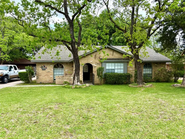 $2,500 | 21802 Rotherham Drive, Spring, TX 77388