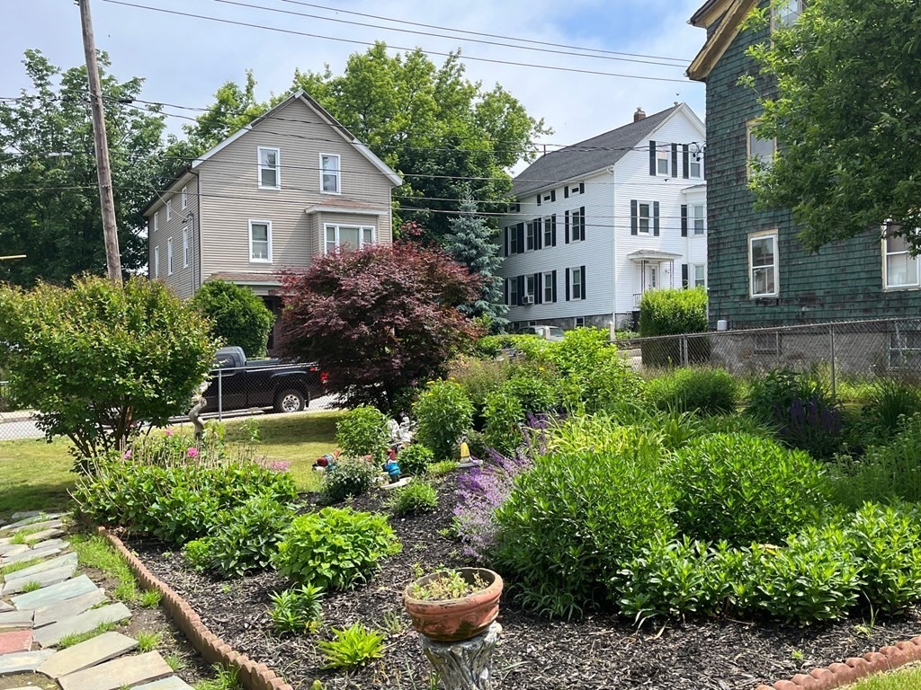 465 Peckham Street Fall River, MA 02721 - Photo 3 of 27 Gallery Image 3