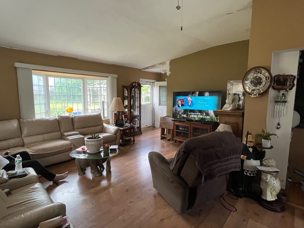 465 Peckham Street Fall River, MA 02721 - Photo 8 of 27 Gallery Image 8