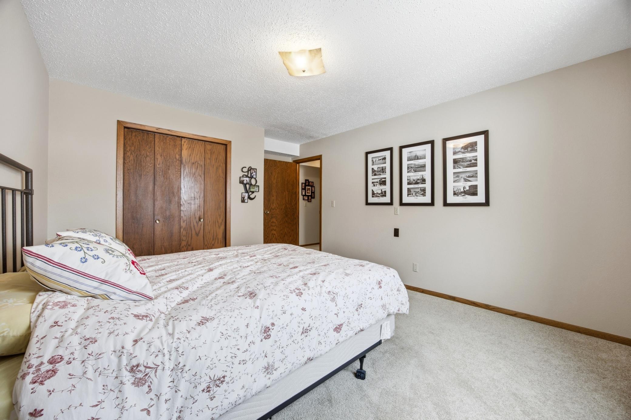 326 10th Avenue South, Unit 2 Fargo, ND 58103 - Photo 19 of 35