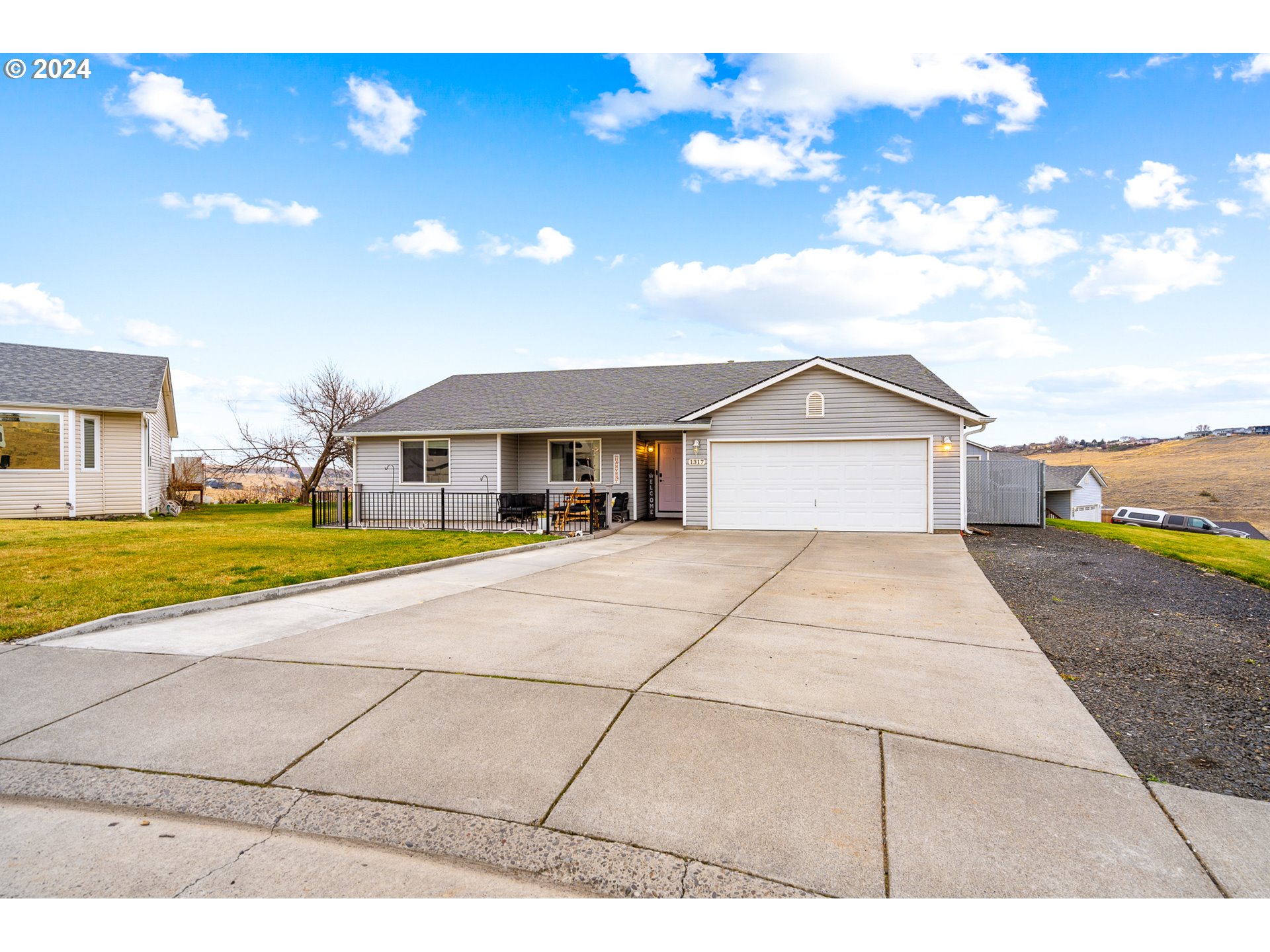 1317 Southwest 10th Court Pendleton, OR 97801 - Photo 2 of 30 a very nice looking house with a big yard