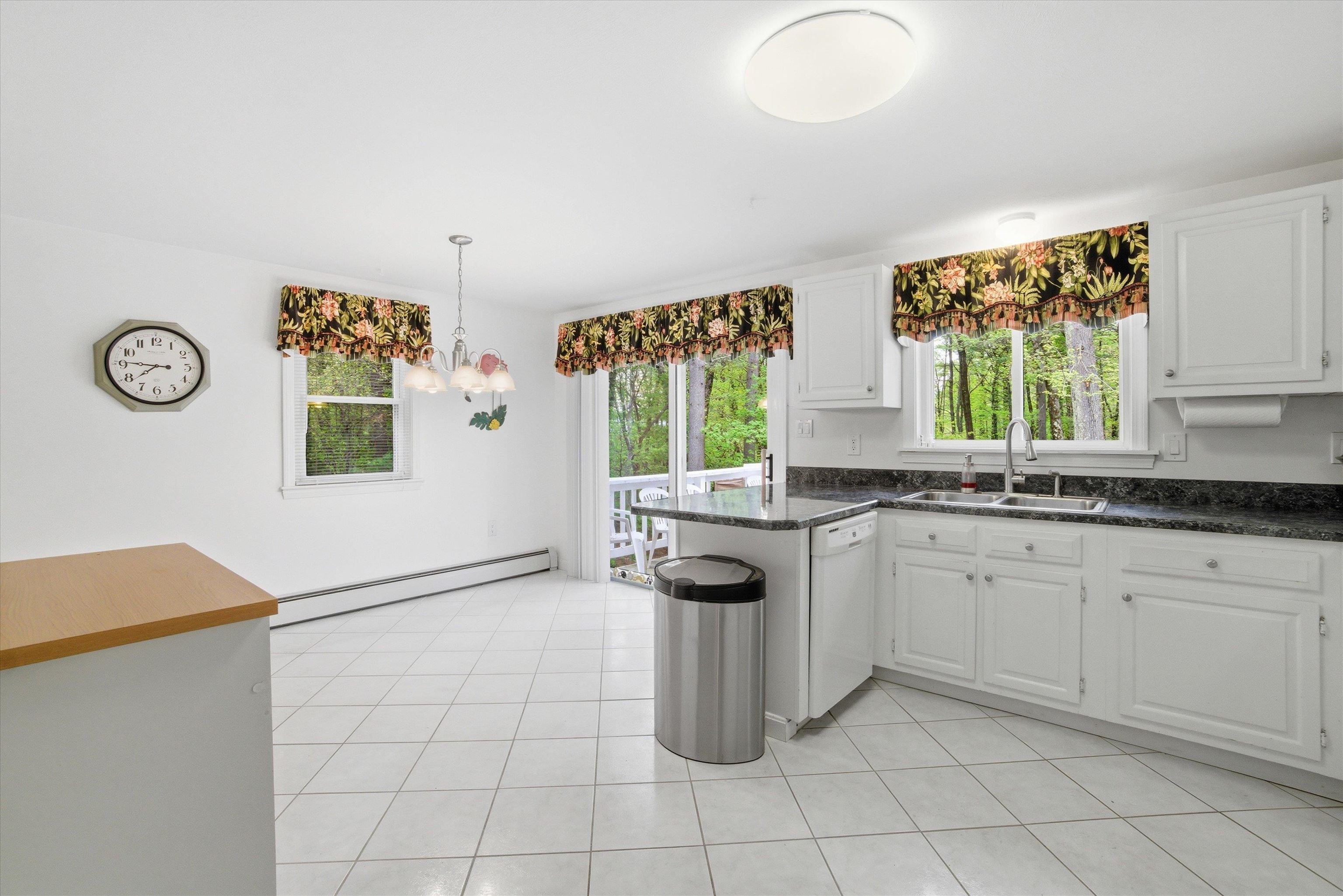 4 Timothy Lane Hudson, NH 03051 - Photo 11 of 53