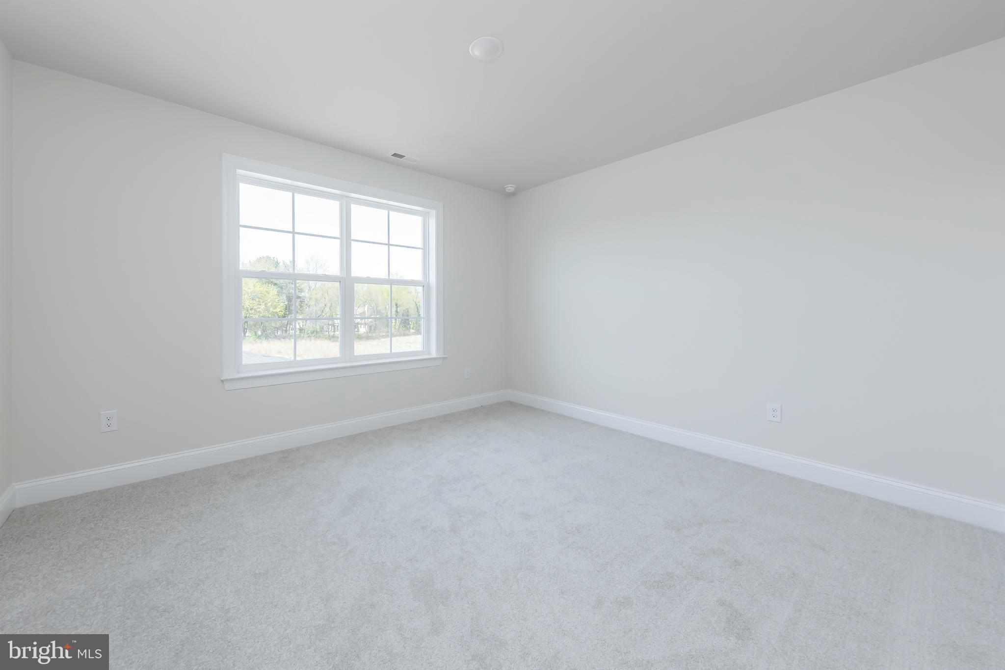 37 Whiskey Mill Road Clarksboro, NJ 08020 - Photo 23 of 33 an empty room with a window