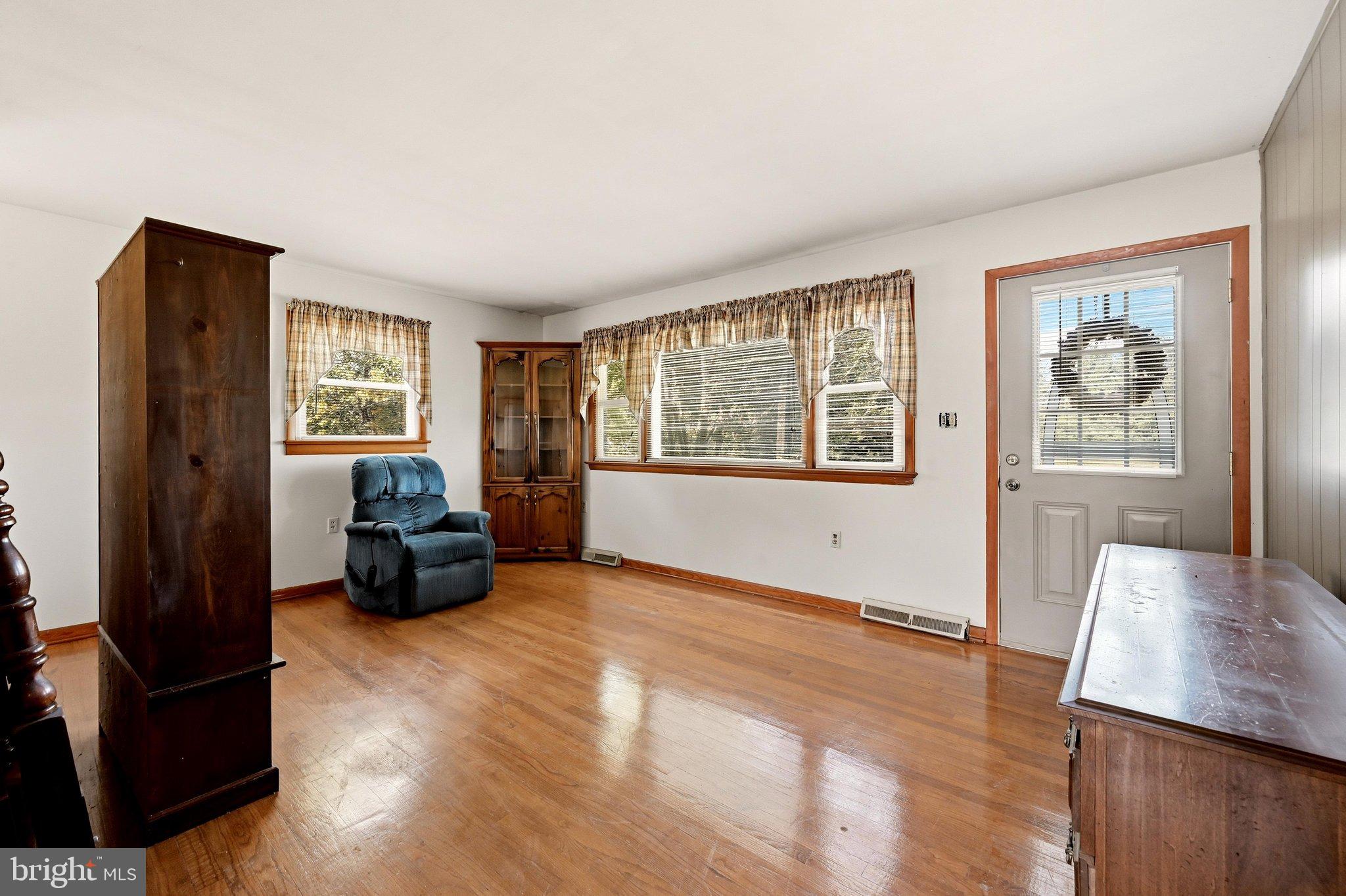 2310 Senseny Road Winchester, VA 22602 - Photo 13 of 59 Living Room