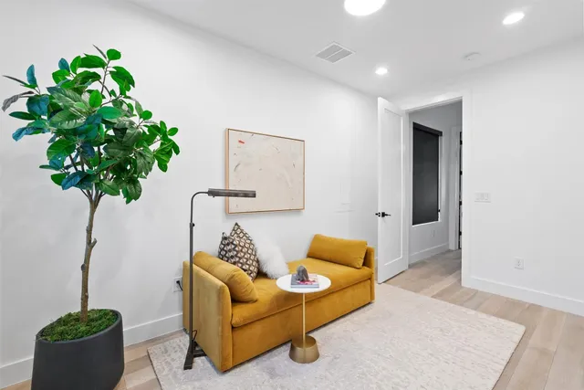 $5,000 | 2209 Rae Dell Avenue, Austin, TX 78704