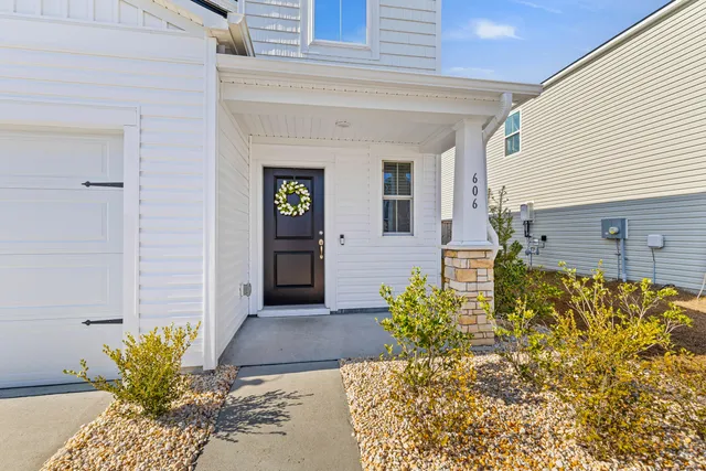 $389,000 | 606 Spanish Wells Road, Summerville, SC 29486