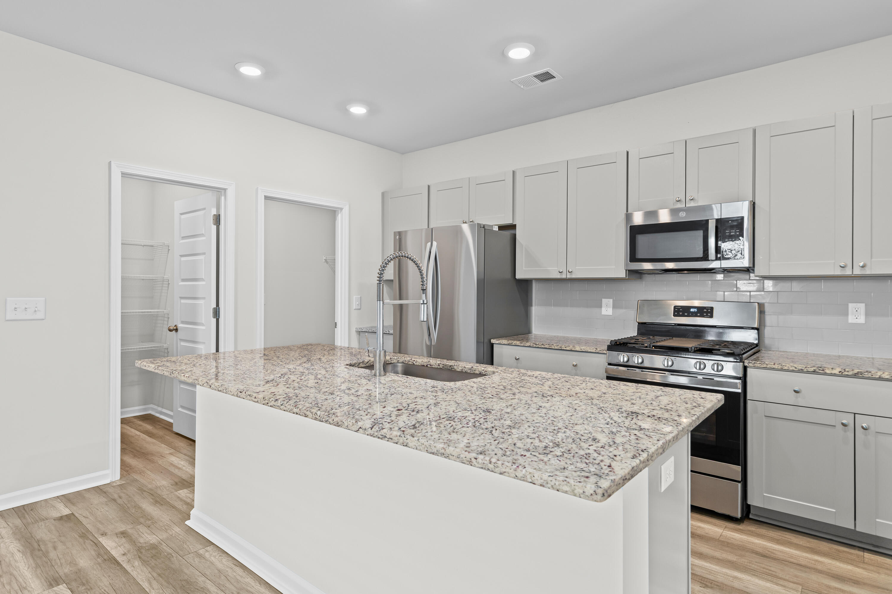 606 Spanish Wells Road Summerville, SC 29486 - Photo 5 of 31 606-Spanish-Wells-63