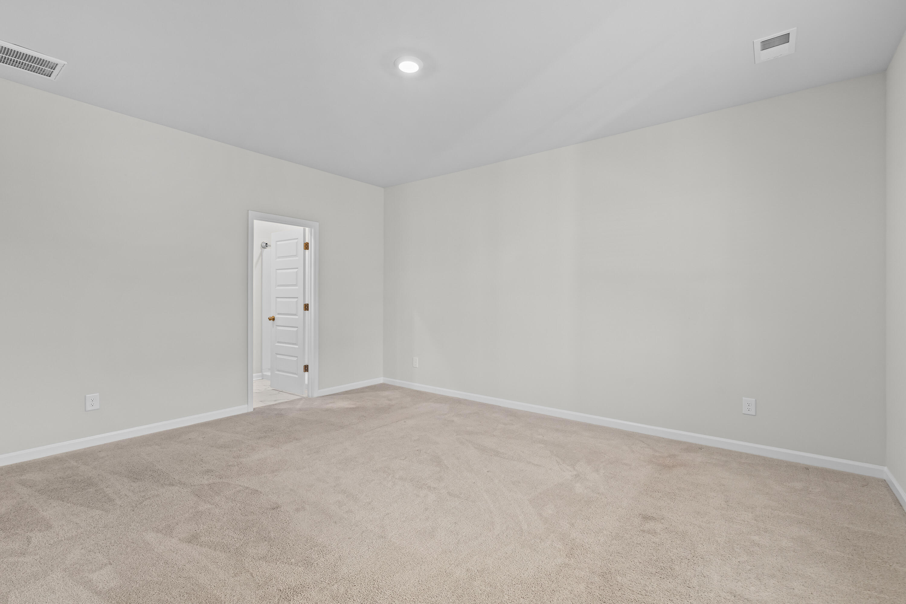 606 Spanish Wells Road Summerville, SC 29486 - Photo 10 of 34 Primary Bedroom - Not Staged