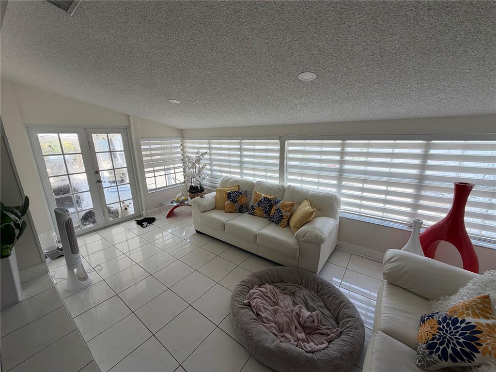 18615 Southwest 98th Avenue Miami, FL 33157 - Photo 8 of 44