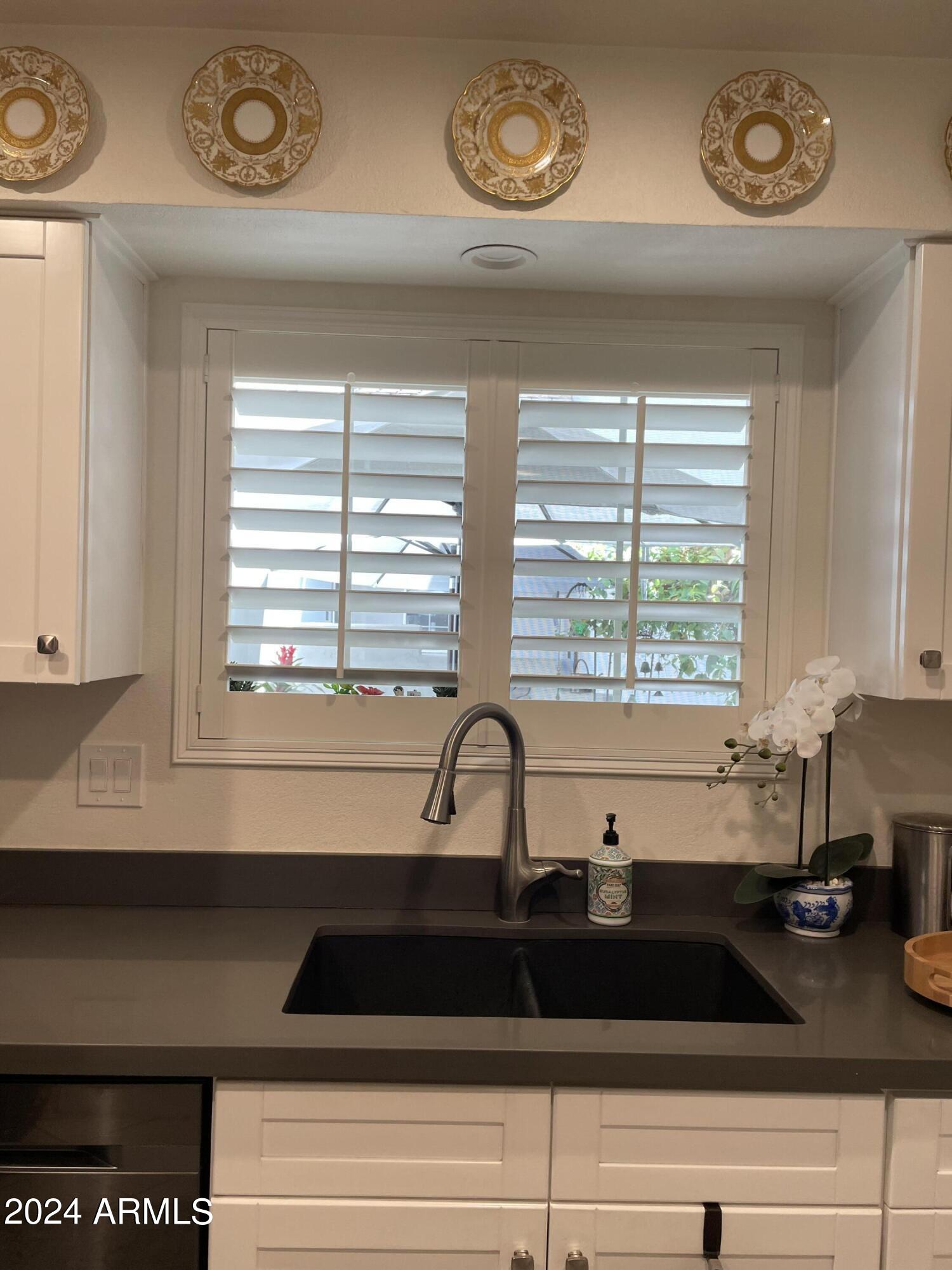 7710 East Gainey Ranch Road, Unit 158 Scottsdale, AZ 85258 - Photo 11 of 43 WINDOW OVER SINK !!!