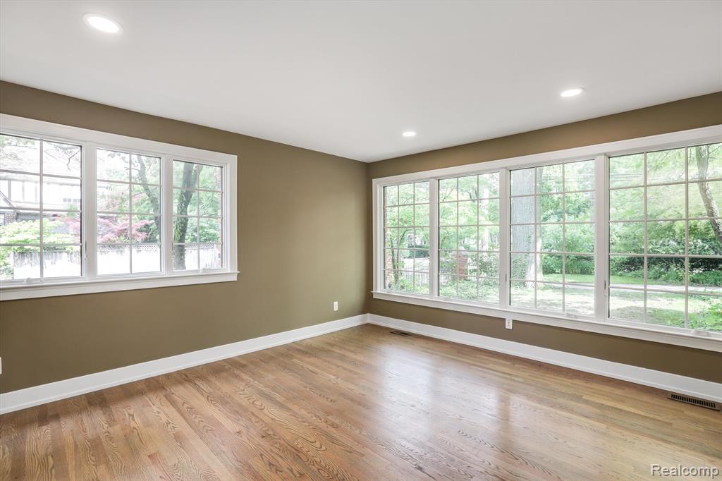 815 Rivenoak Street Birmingham, MI 48009 - Photo 23 of 57