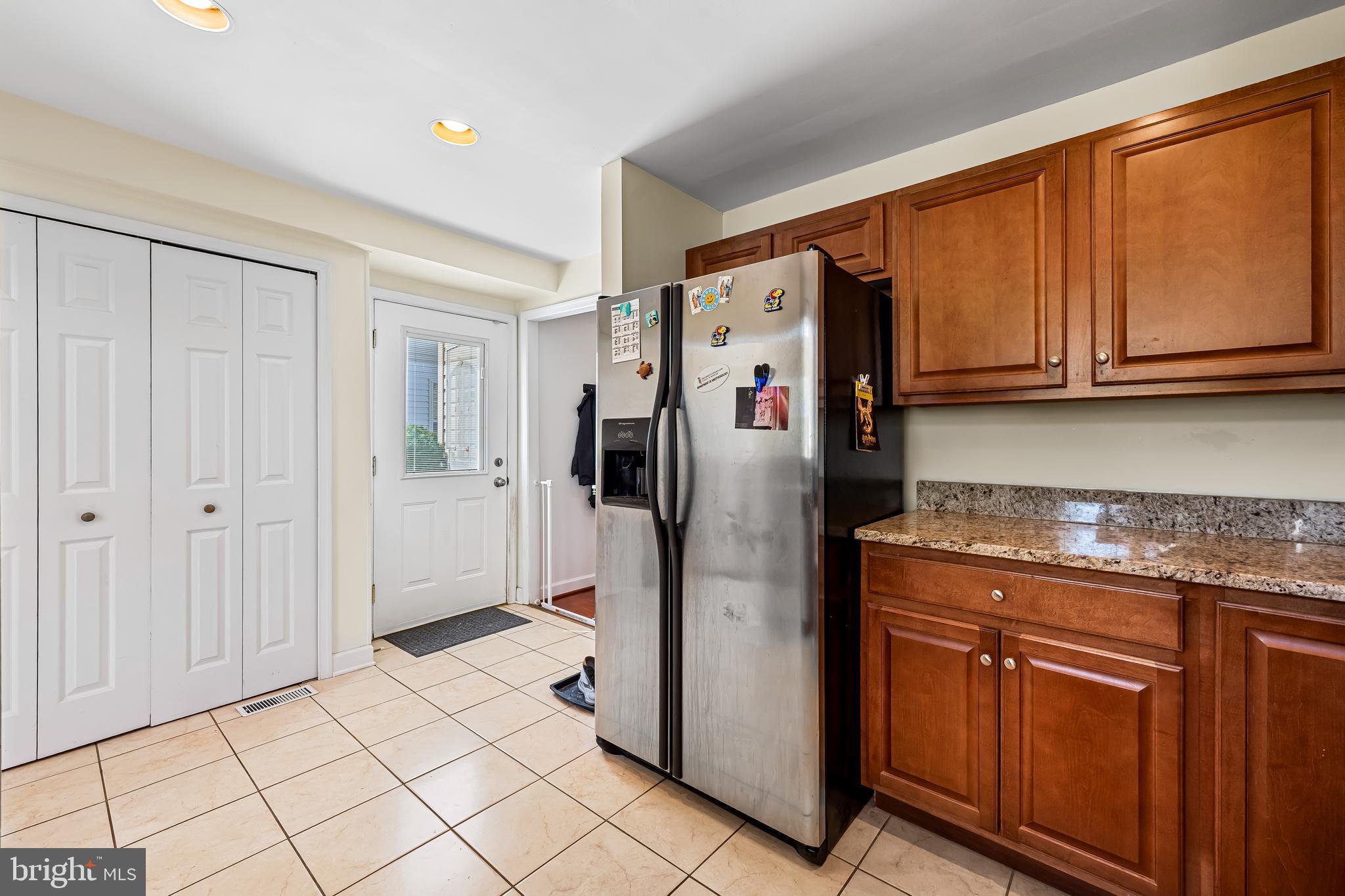 6045 Falls Road Baltimore, MD 21209 - Photo 12 of 32