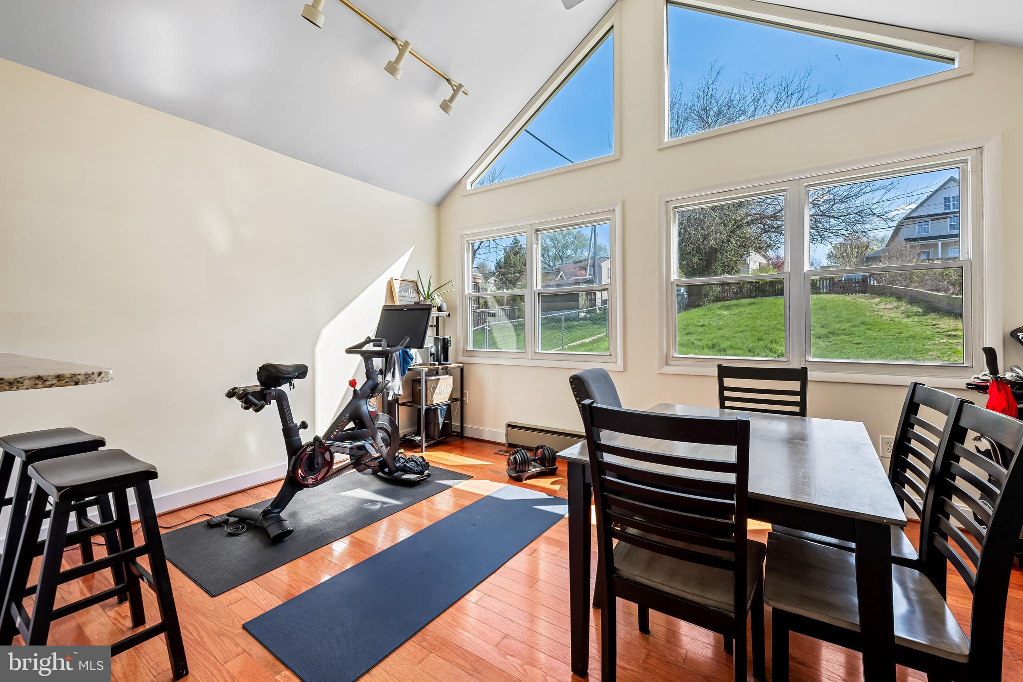 6045 Falls Road Baltimore, MD 21209 - Photo 13 of 32