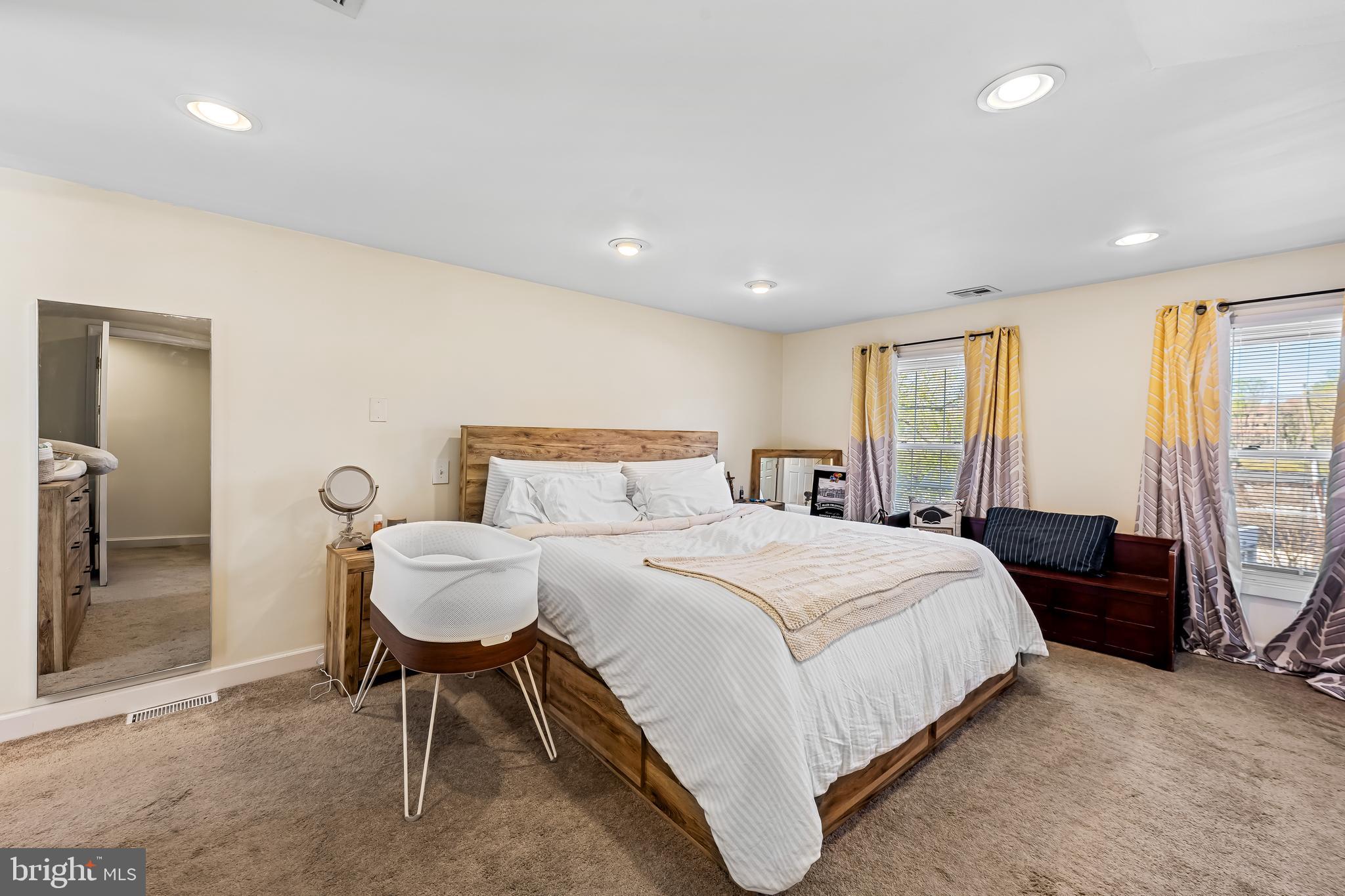 6045 Falls Road Baltimore, MD 21209 - Photo 15 of 32