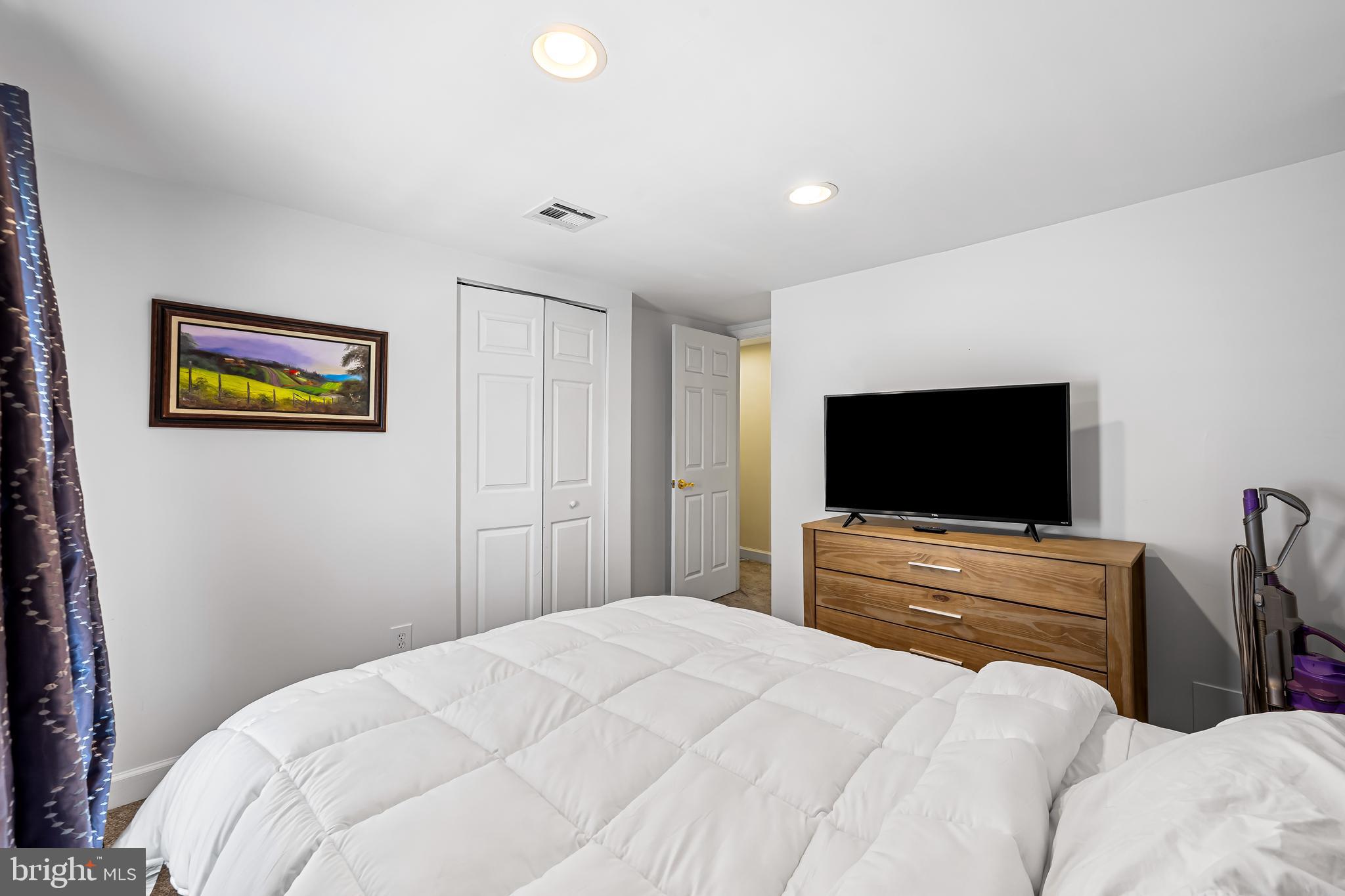 6045 Falls Road Baltimore, MD 21209 - Photo 20 of 32