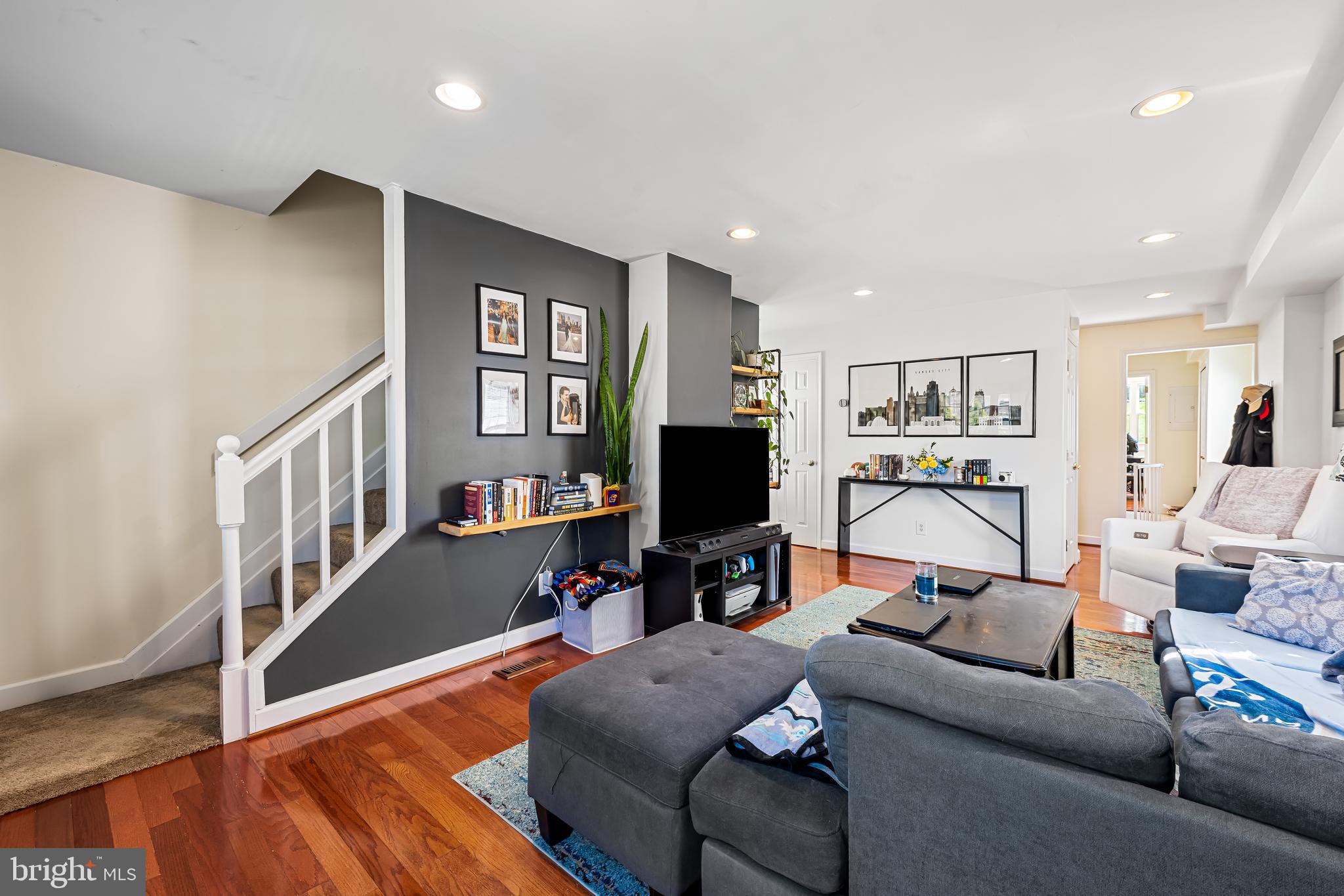 6045 Falls Road Baltimore, MD 21209 - Photo 5 of 32