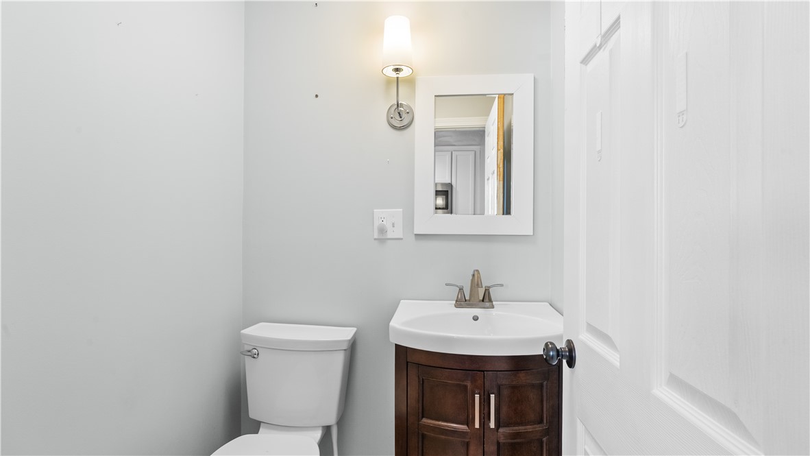 814 West Shore Road Warwick, RI 02889 - Photo 17 of 48
