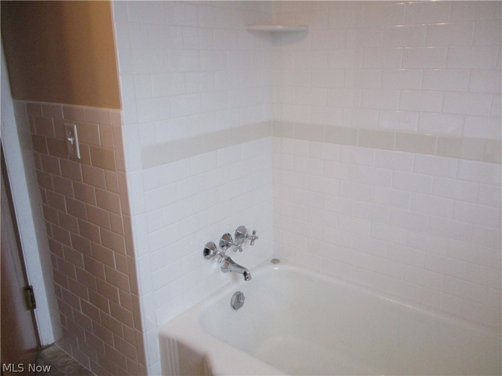13024 Grannis Road Cleveland, OH 44125 - Photo 8 of 23 Gallery Image 8