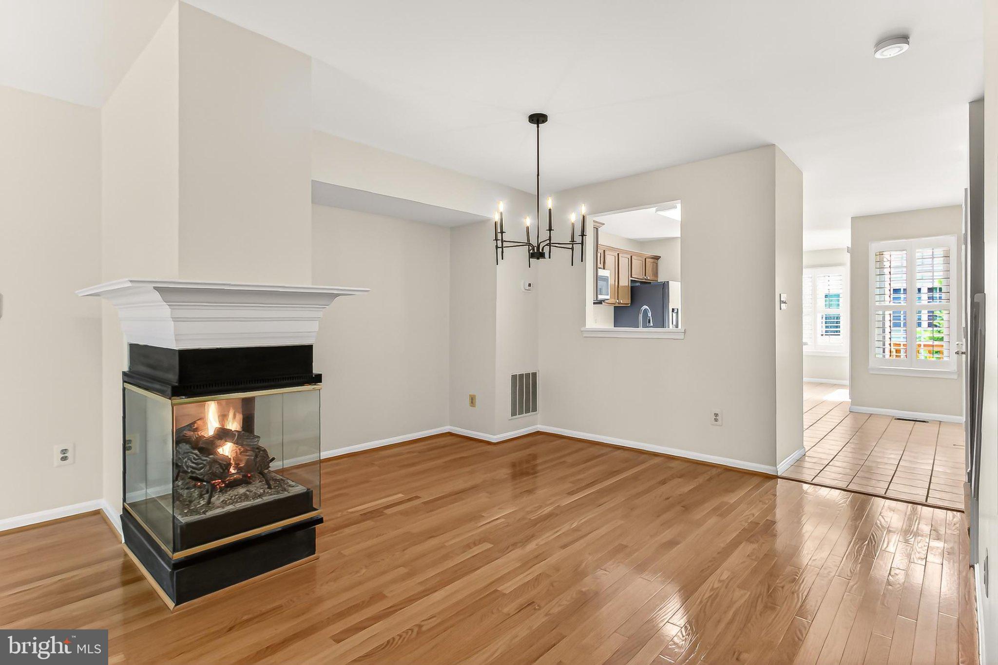 13157 Kidwell Field Road Herndon, VA 20171 - Photo 13 of 50 Inviting space with modern charm.