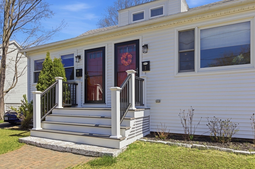 7 Maple Street, Unit 7 Reading, MA 01867 - Photo 2 of 40