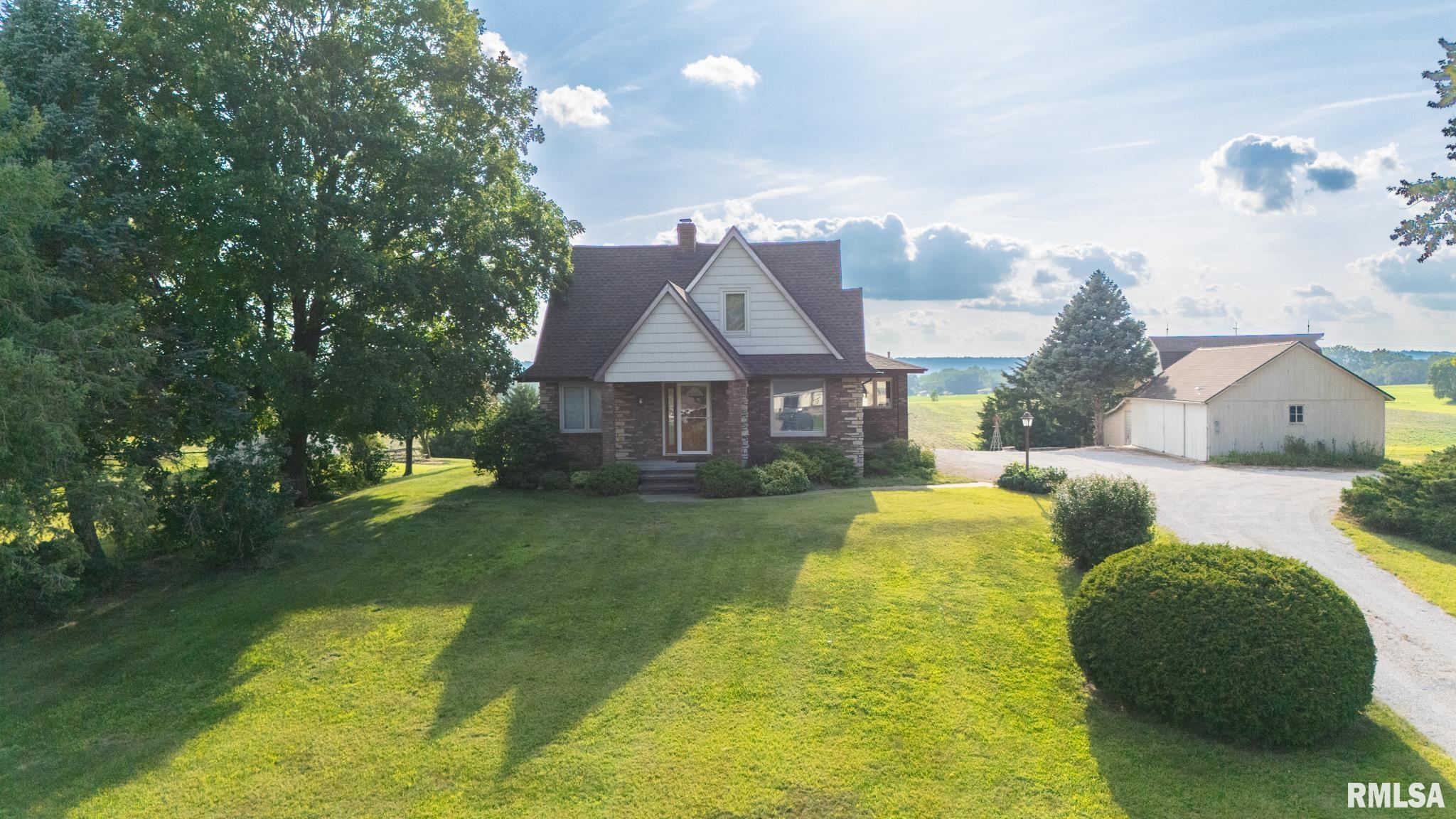 1105 Upper Spring Bay Road East Peoria, IL 61611 - Photo 2 of 100 Gallery Image 2