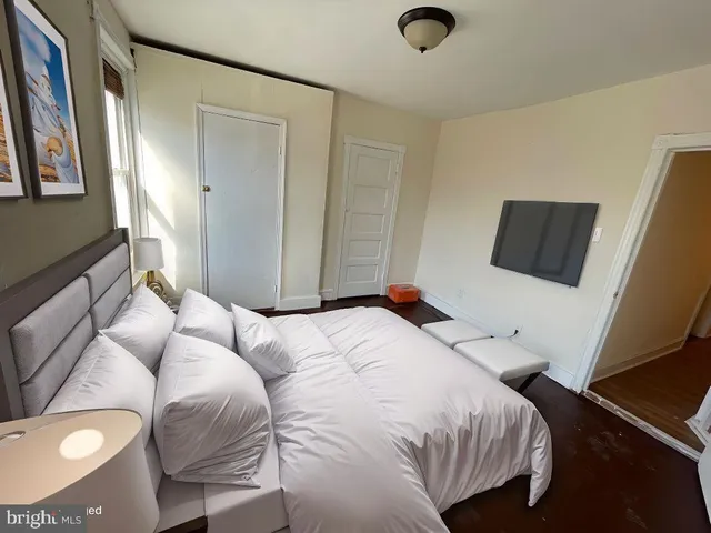 $1,050 | 735 West Russell Street, Philadelphia, PA 19140