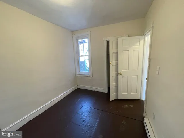 $1,050 | 735 West Russell Street, Philadelphia, PA 19140