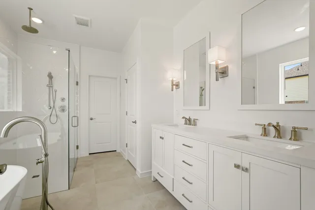 $475,035 | 508 Cane Crossing Lake Drive, Sealy, TX 77474