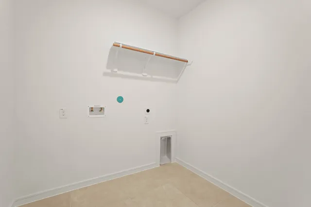 $475,035 | 508 Cane Crossing Lake Drive, Sealy, TX 77474