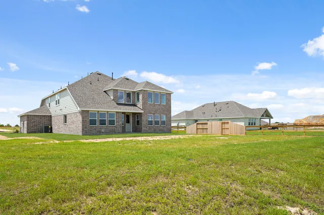 $475,035 | 508 Cane Crossing Lake Drive, Sealy, TX 77474
