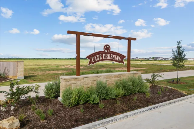 $475,035 | 508 Cane Crossing Lake Drive, Sealy, TX 77474