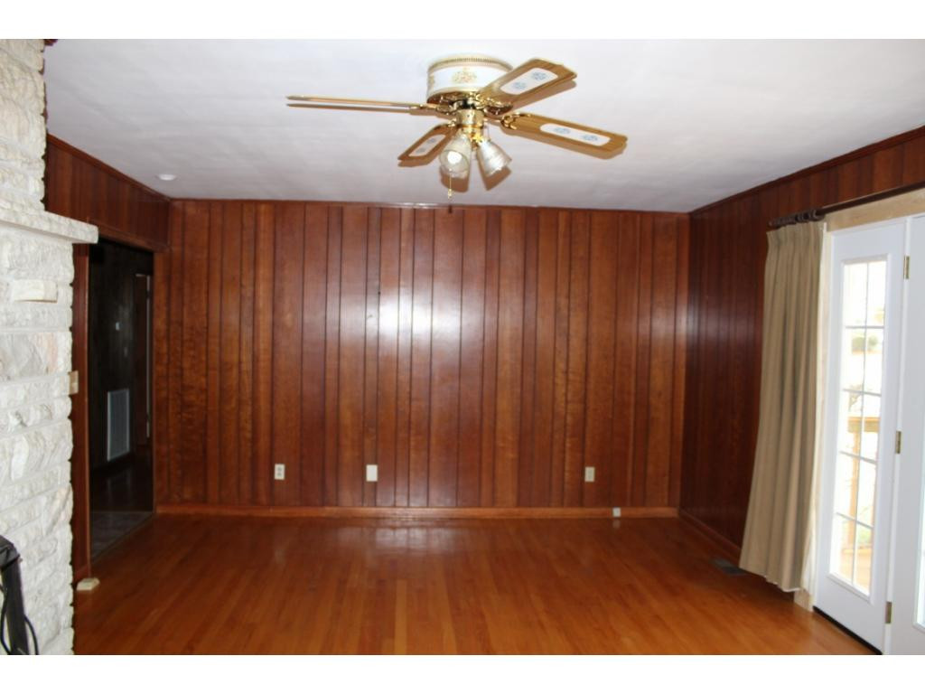 500 Colonial Road Rogersville, TN 37857 - Photo 8 of 25 Den area