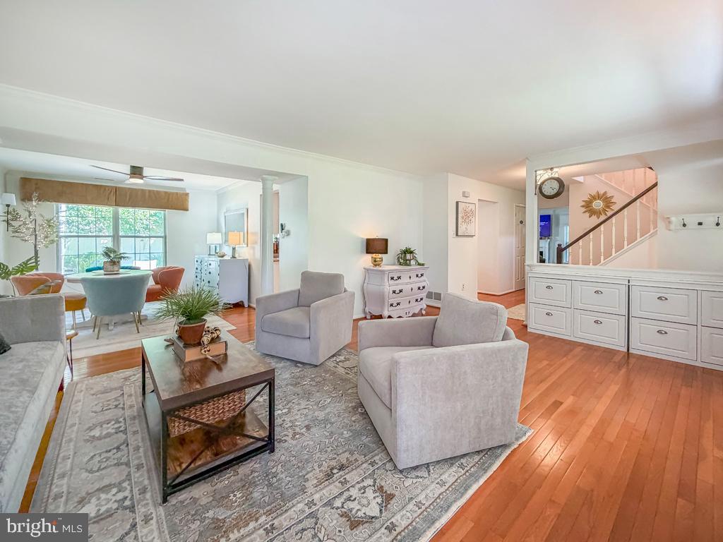 152 Aspen Road Yardley, PA 19067 - Photo 7 of 42 Living Room