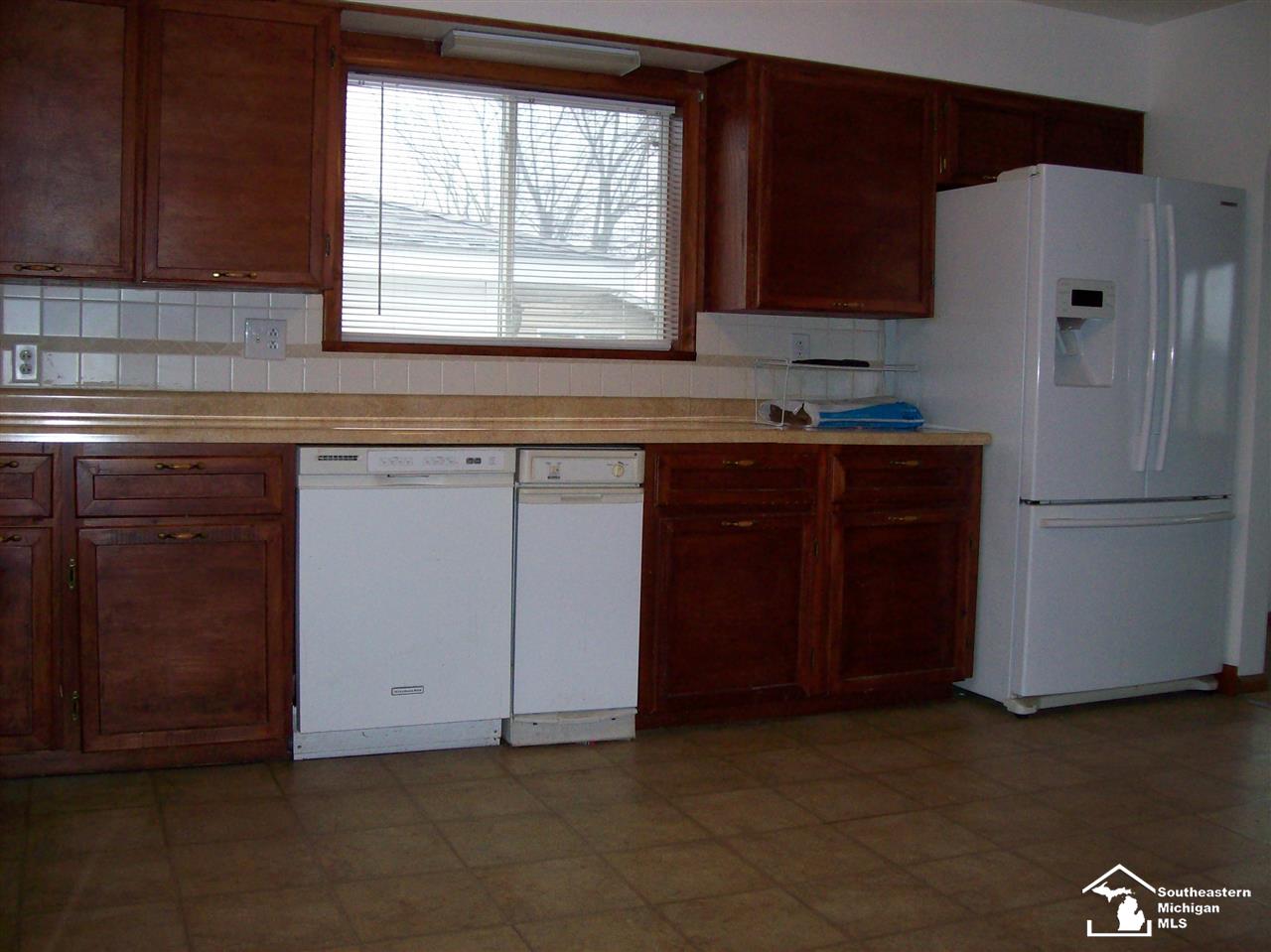 3910 West Dunbar Road Monroe, MI 48161 - Photo 5 of 17 31370426-4.JPG