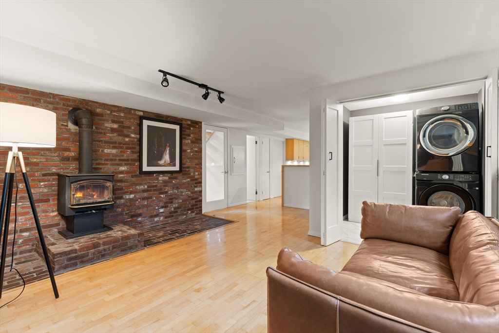 37 Alden Road Wayland, MA 01778 - Photo 17 of 42 Gallery Image 17