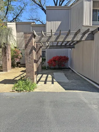 $242,000 | 826 Thistledown Drive, Unit 1202, Memphis, TN 38117