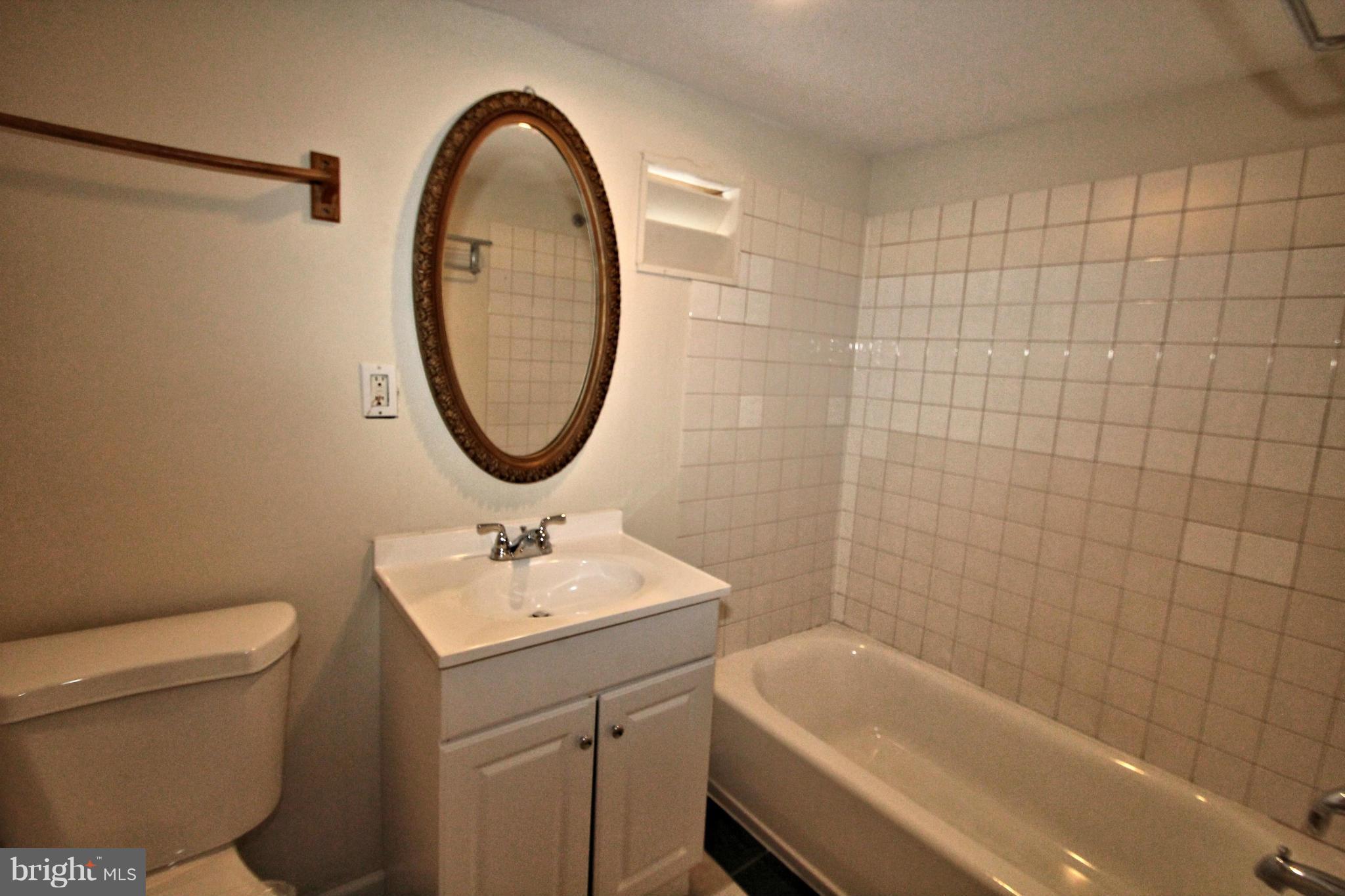 4021 Gallows Road Annandale, VA 22003 - Photo 11 of 21 Bath
