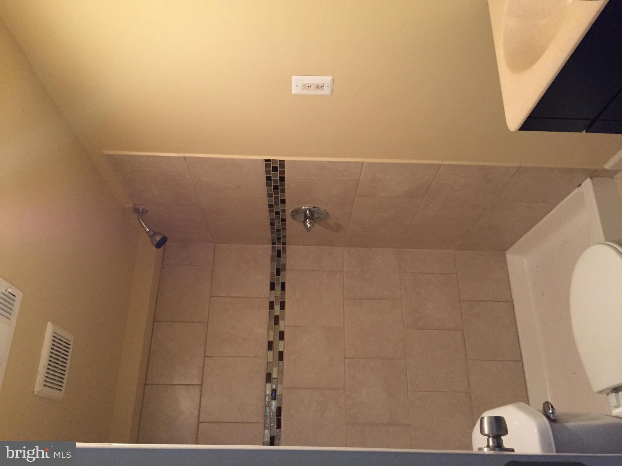 4021 Gallows Road Annandale, VA 22003 - Photo 12 of 21 Bath
