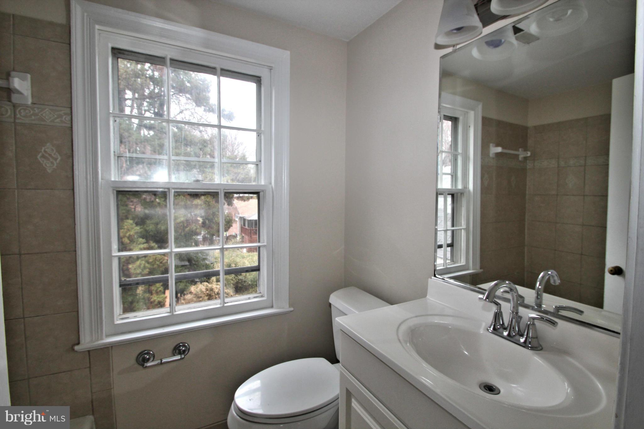 4021 Gallows Road Annandale, VA 22003 - Photo 13 of 21 Bath