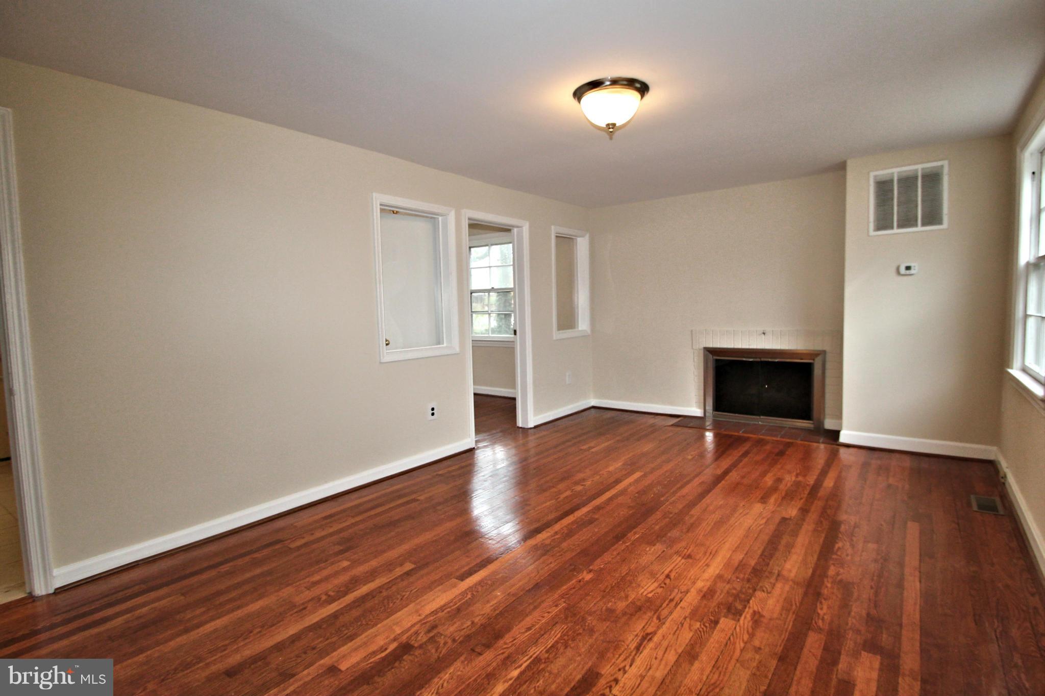 4021 Gallows Road Annandale, VA 22003 - Photo 3 of 21 Living Room