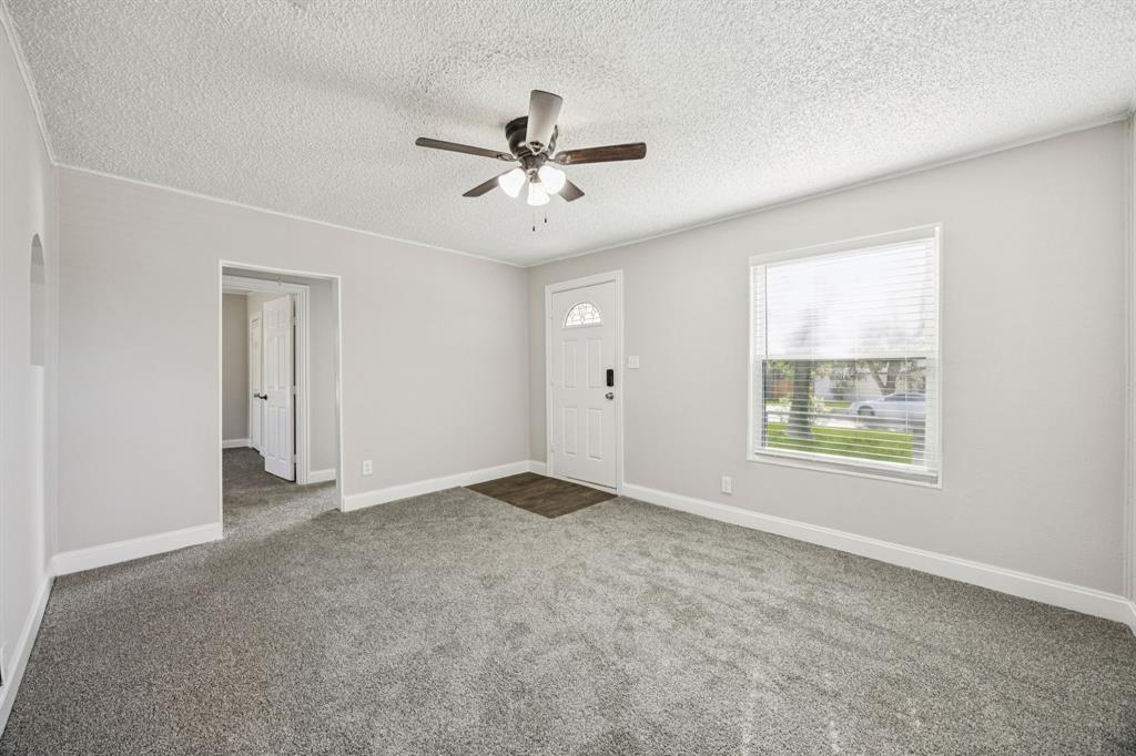 5621 Bonnie Drive Watauga, TX 76148 - Photo 14 of 40 a view of an empty room with a window