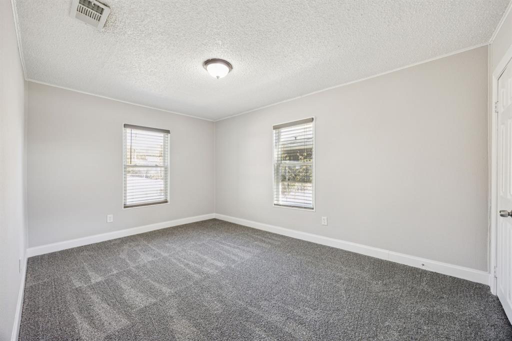 5621 Bonnie Drive Watauga, TX 76148 - Photo 18 of 40 an empty room with a window